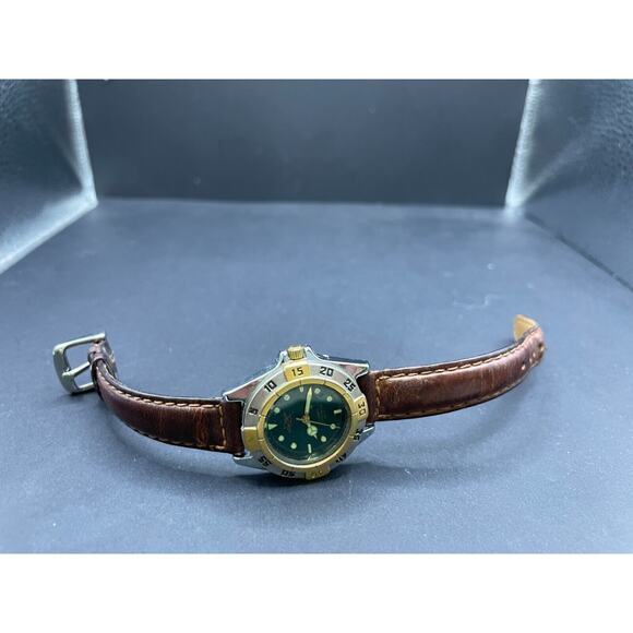 Vtg Freestyle Watch Women Silver Gold Two Tone Brown Leather Band 300 Ft WR main image 13